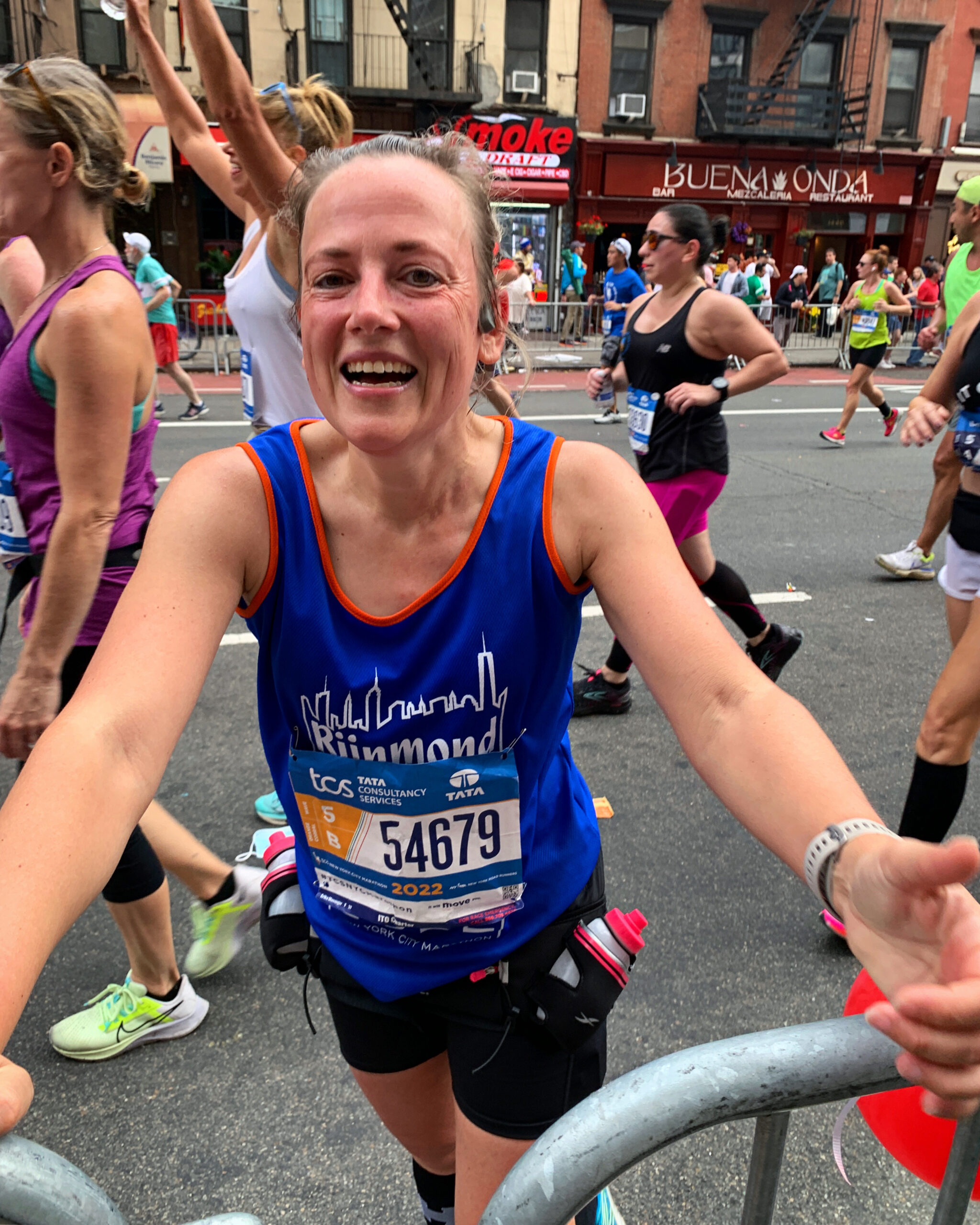 supporterspunt NYC Marathon op 28 kilometer